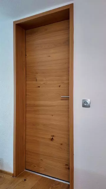 Arbeitsschritte Türrahmen, Raumveredelung, Türfolierung